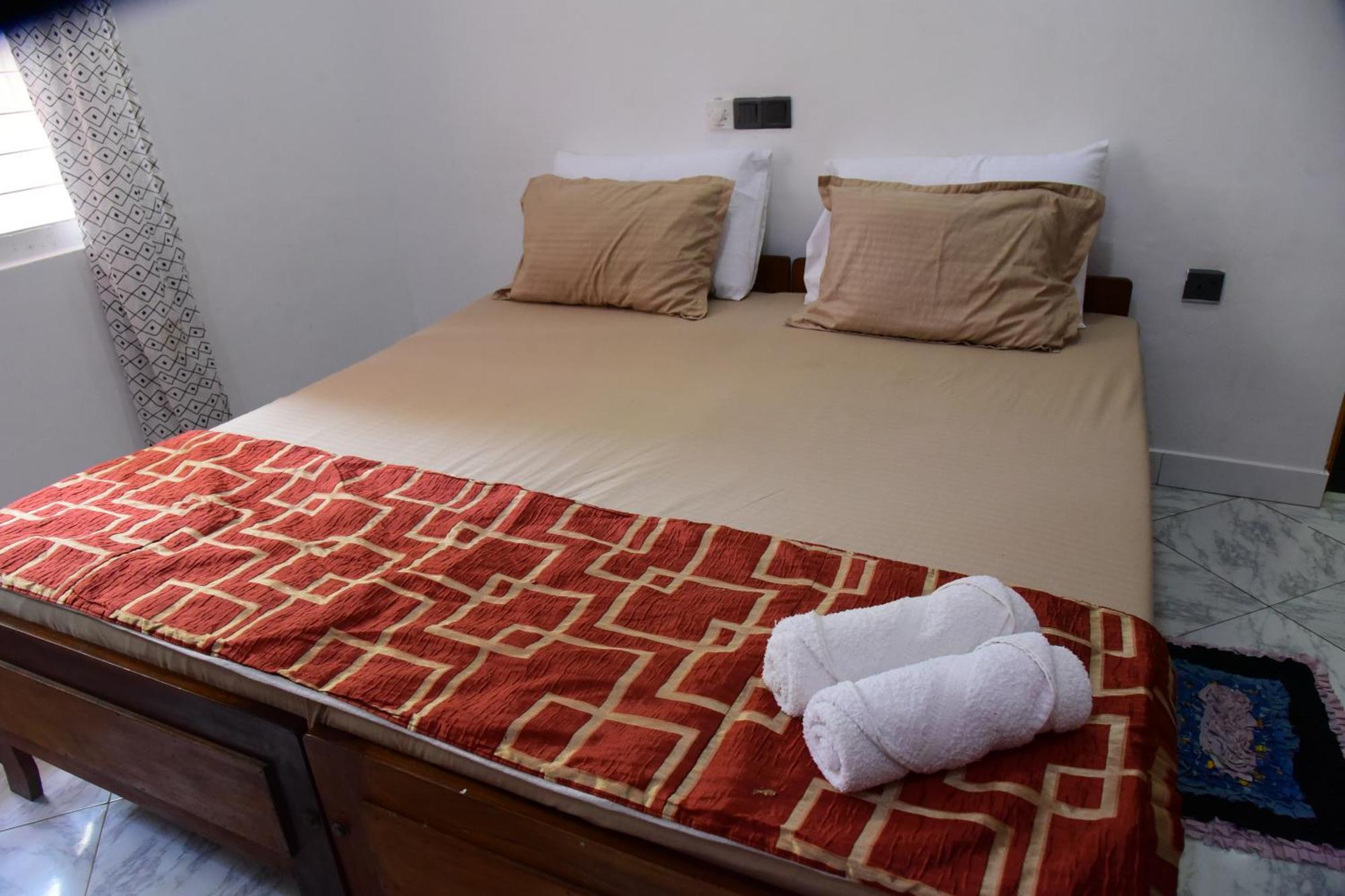 Happy Tuna Guest house 2*